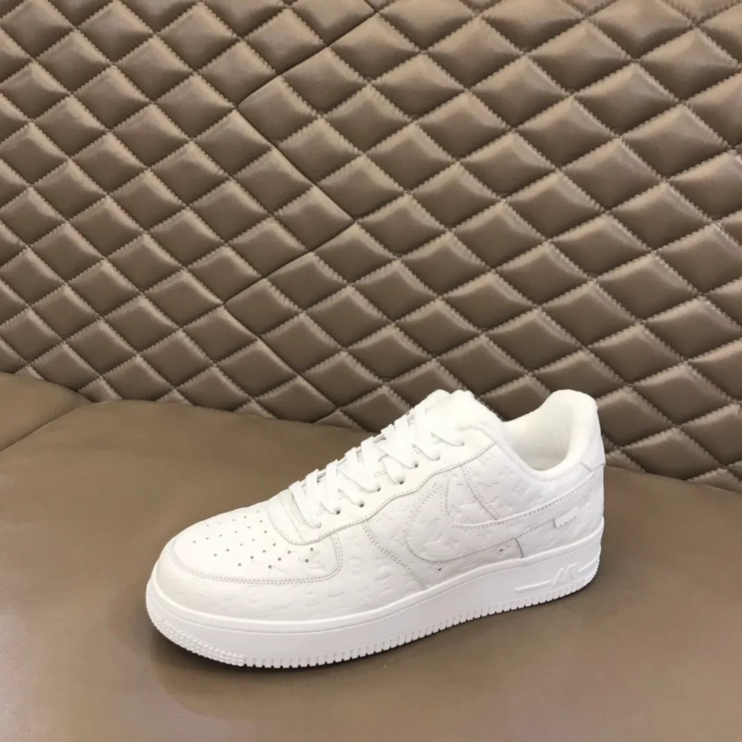 Men's shoes💰p440 "*oui* Vuitto*" x OFF-WHITE x Nike three-party collaboration! Trendy and cool men's casual sports shoes with unrivaled color matching. The design idea basically continues the style of THE TEN. The Swoosh line and tongue label have a very familiar visual effect and are both fashionable and trendy! A must-have for fashionistas! The effect on your feet is absolutely stunning! Size: 38-45